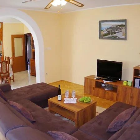 Villa Peaceful Villa In Jursici With Private Pool *